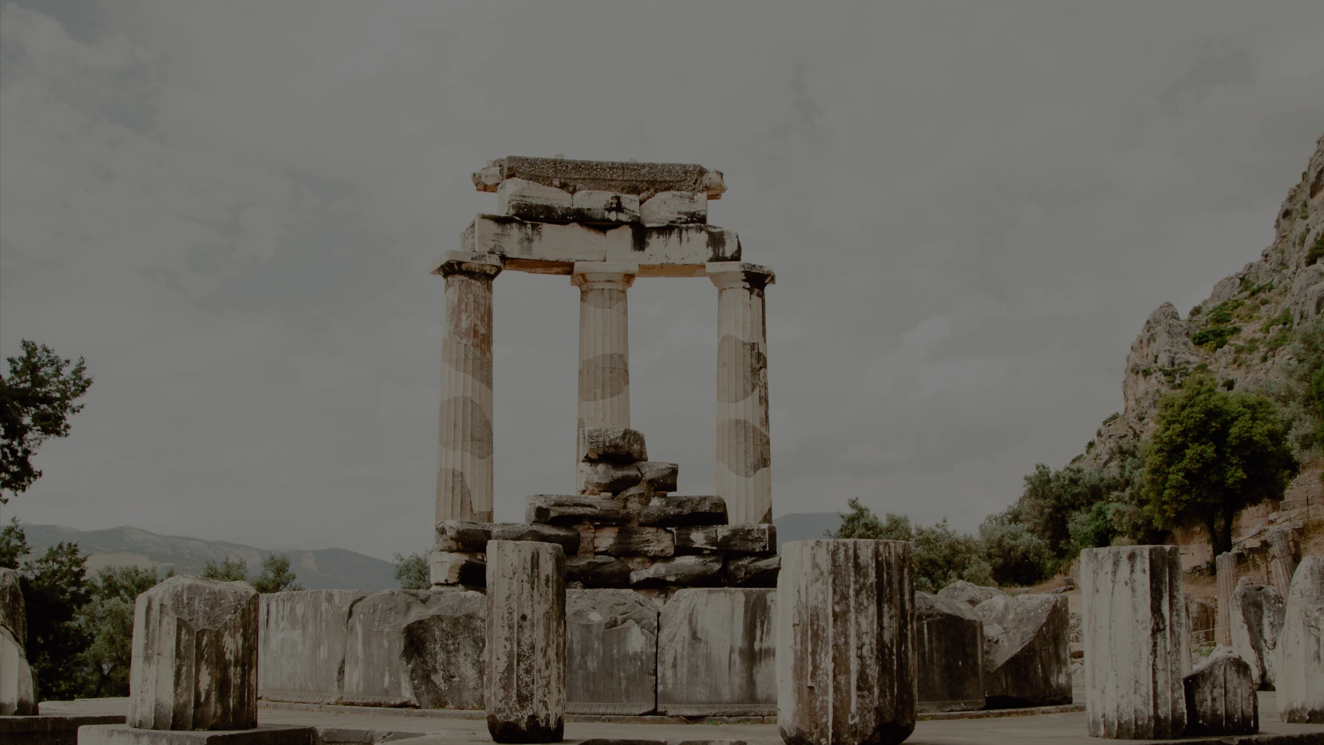Περιήγηση στους Δελφούς & την Αράχωβα background image